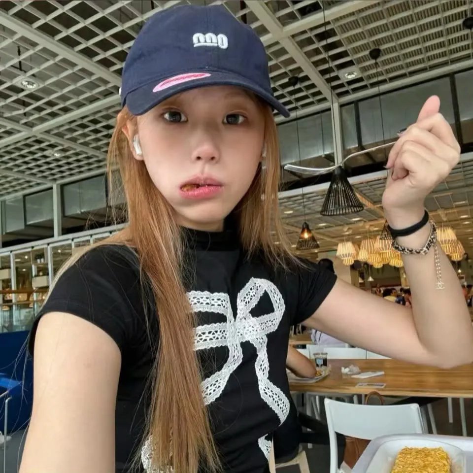 玫瑰园 海报