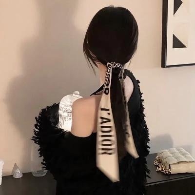 两女之间难为夫 海报